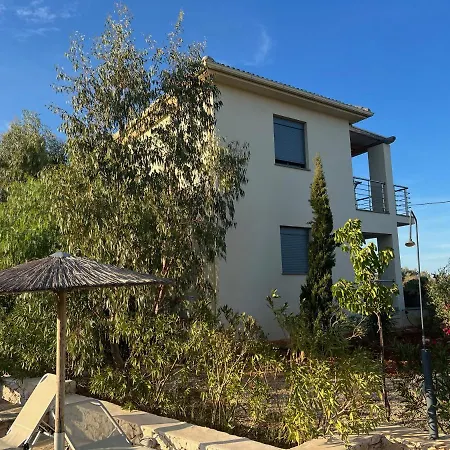 Villa Luxurious At A Unique Spot