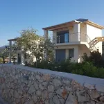 Luxurious At A Unique Spot 别墅 *